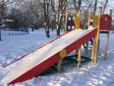 Детские зимние игровые горки